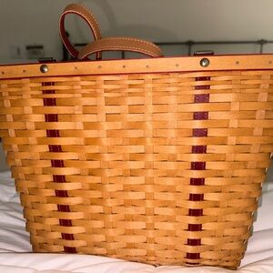 Longerberger purse/market tote with leather handles.